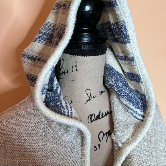 💚Lira Baja Pina hoodie sweater - Picture 3 of 9